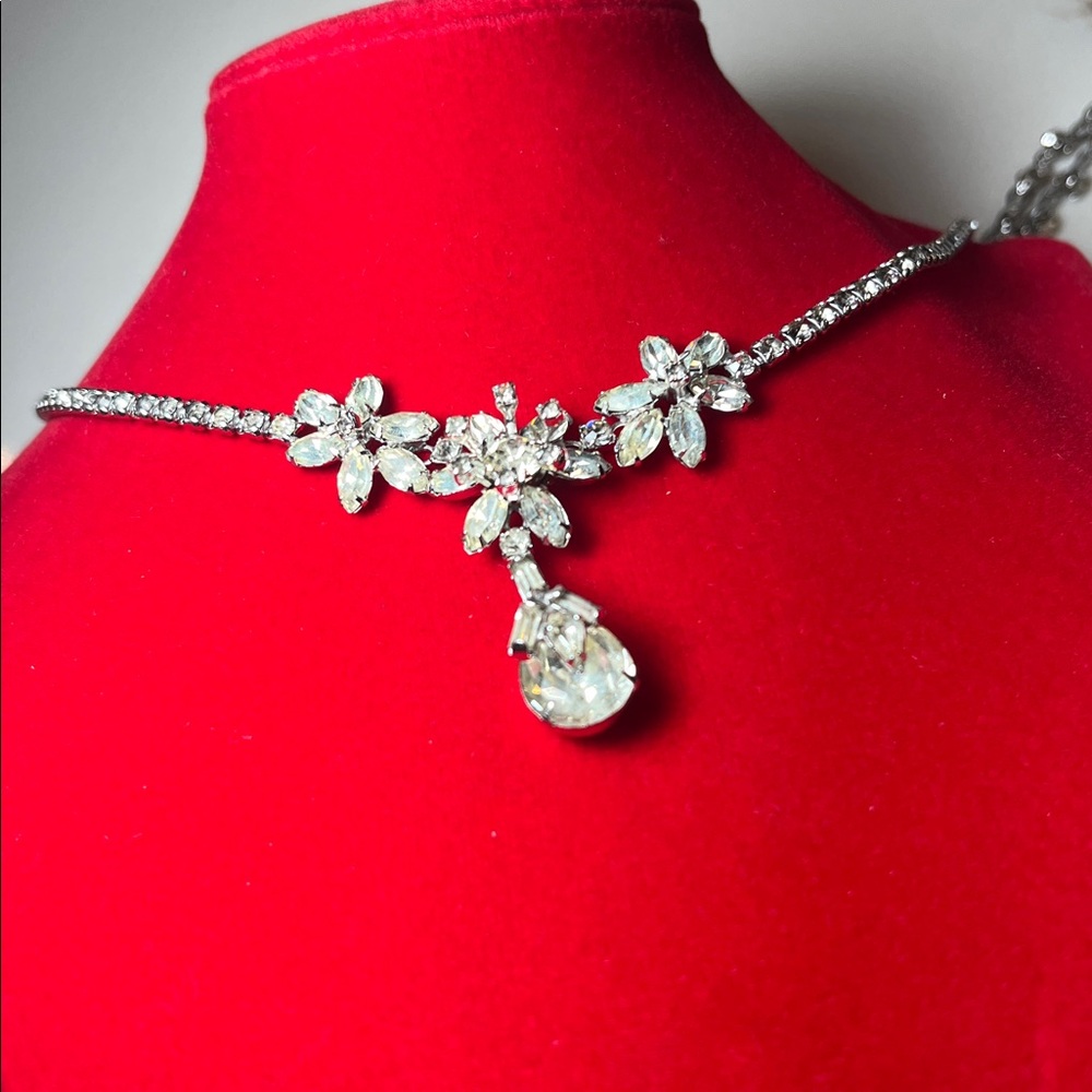 Volupte Vintage Rhinestone Necklace & Screw Back Earring Set. Beyond Exquisite. - Picture 3 of 16
